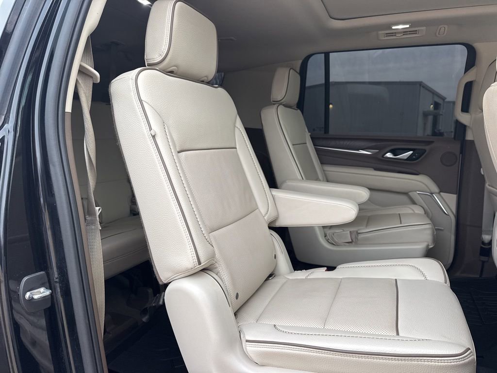 Used 2022 GMC Yukon XL Denali w/ Denali Premium Package image 49