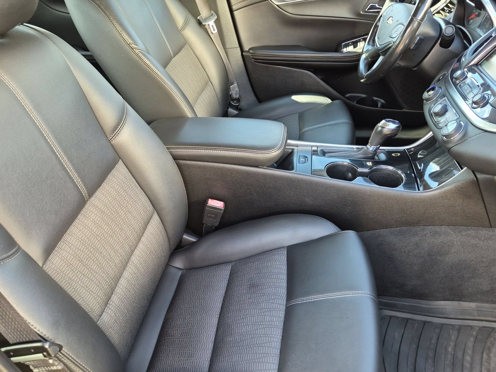 Used 2018 Chevrolet Impala LT FWD image 22