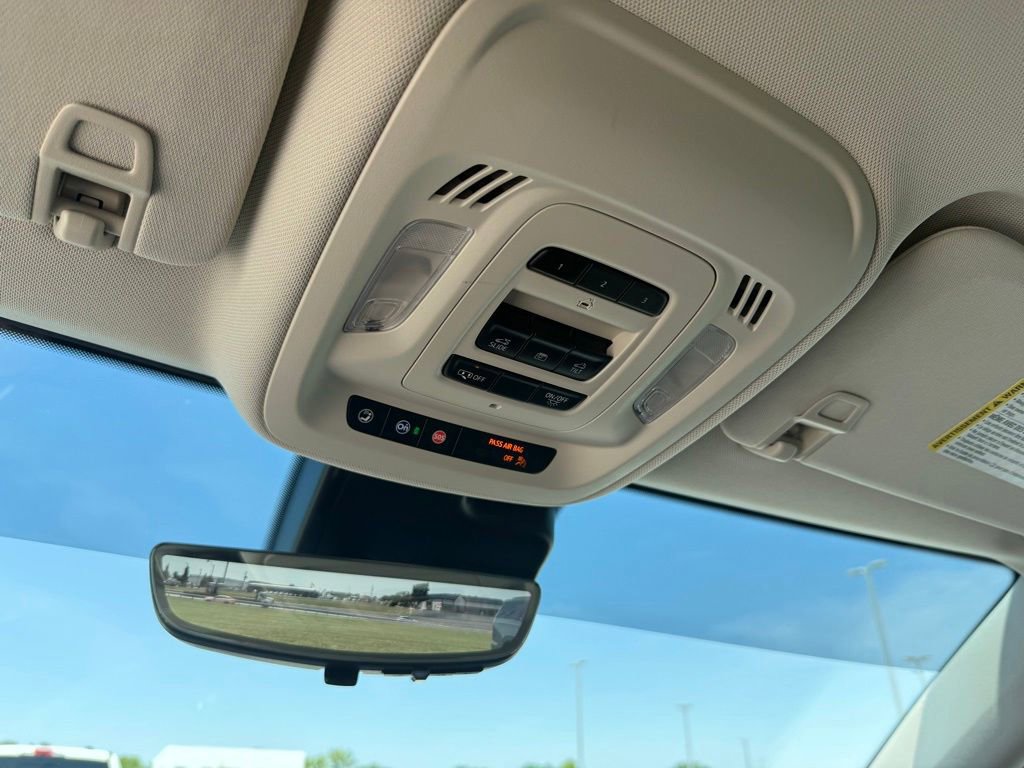 Used 2023 Buick Envision Avenir FWD image 20