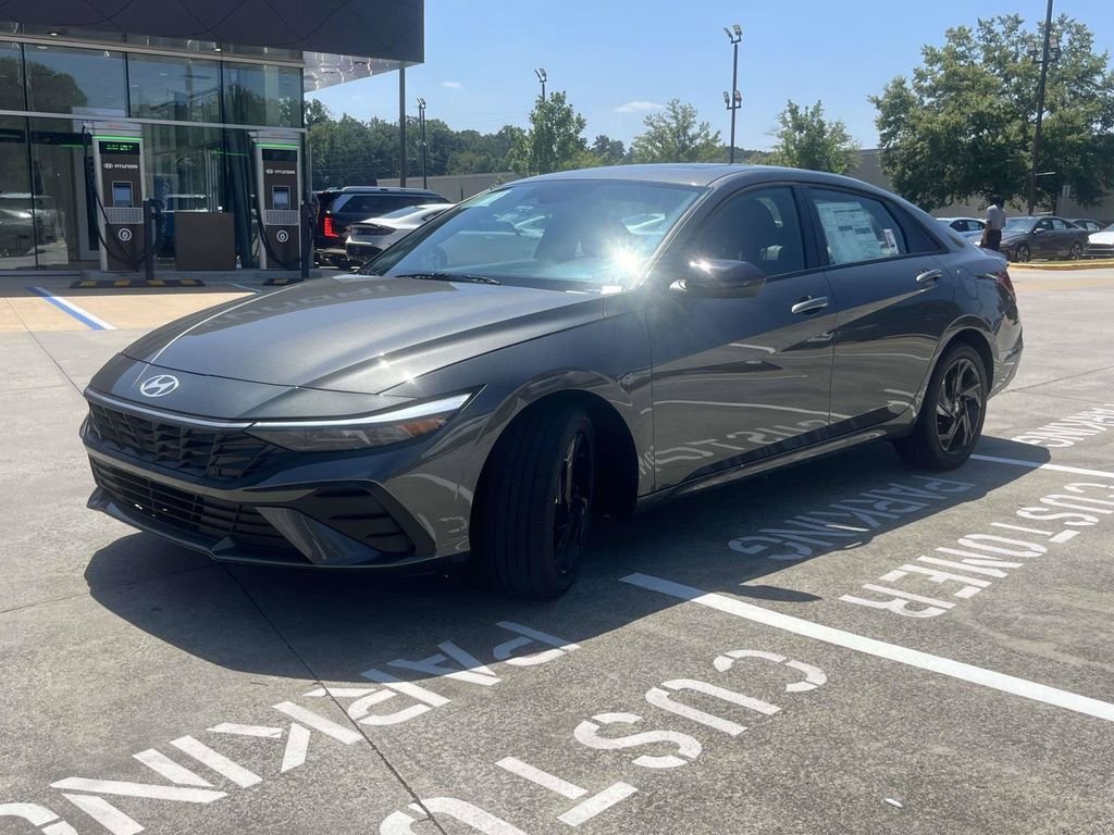New 2026 Hyundai Elantra SEL Sport FWD image 7