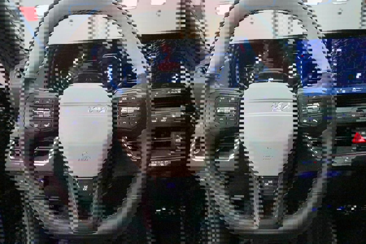 Used 2025 Kia K4 GT-Line image 15