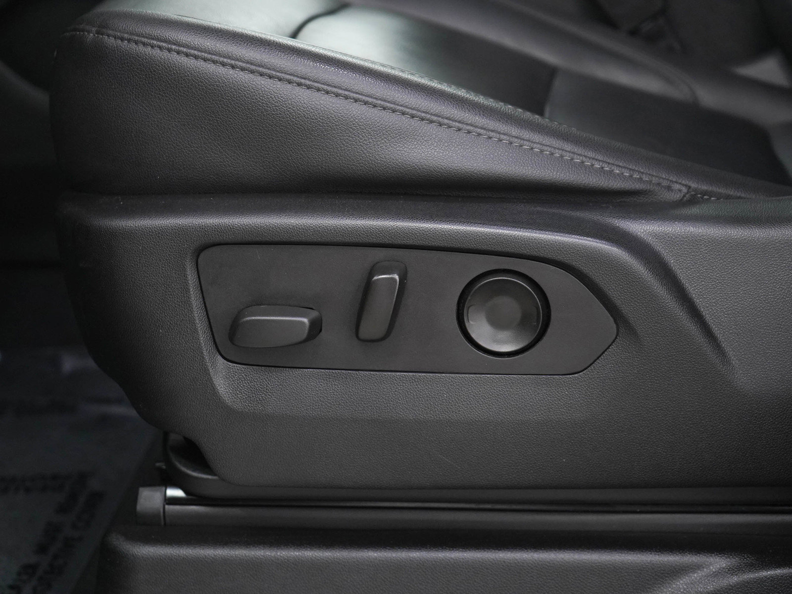 Used 2021 Chevrolet Suburban LT image 31