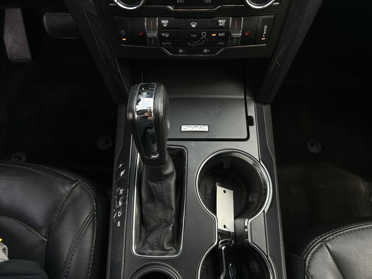 Used 2017 Ford Explorer XLT w/ Equipment Group 202A FWD image 10