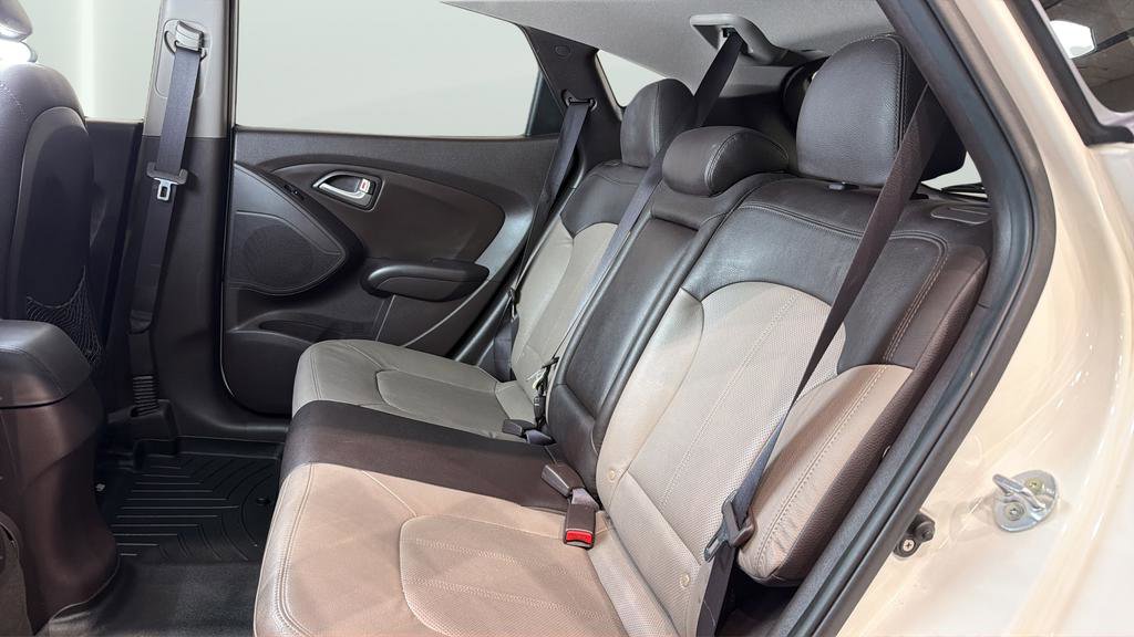 Used 2013 Hyundai Tucson Limited w/ Premium Pkg image 32