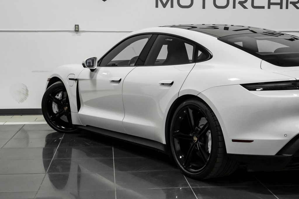 Used 2022 Porsche Taycan image 15