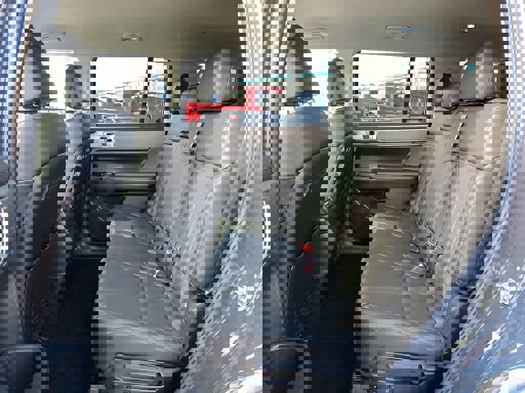 Certified 2025 Hyundai Santa Fe SEL image 9