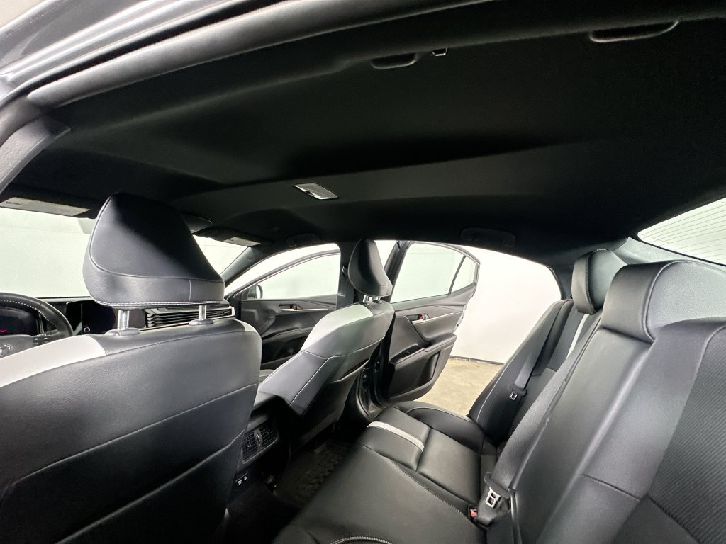 Used 2026 Toyota Camry SE FWD image 15
