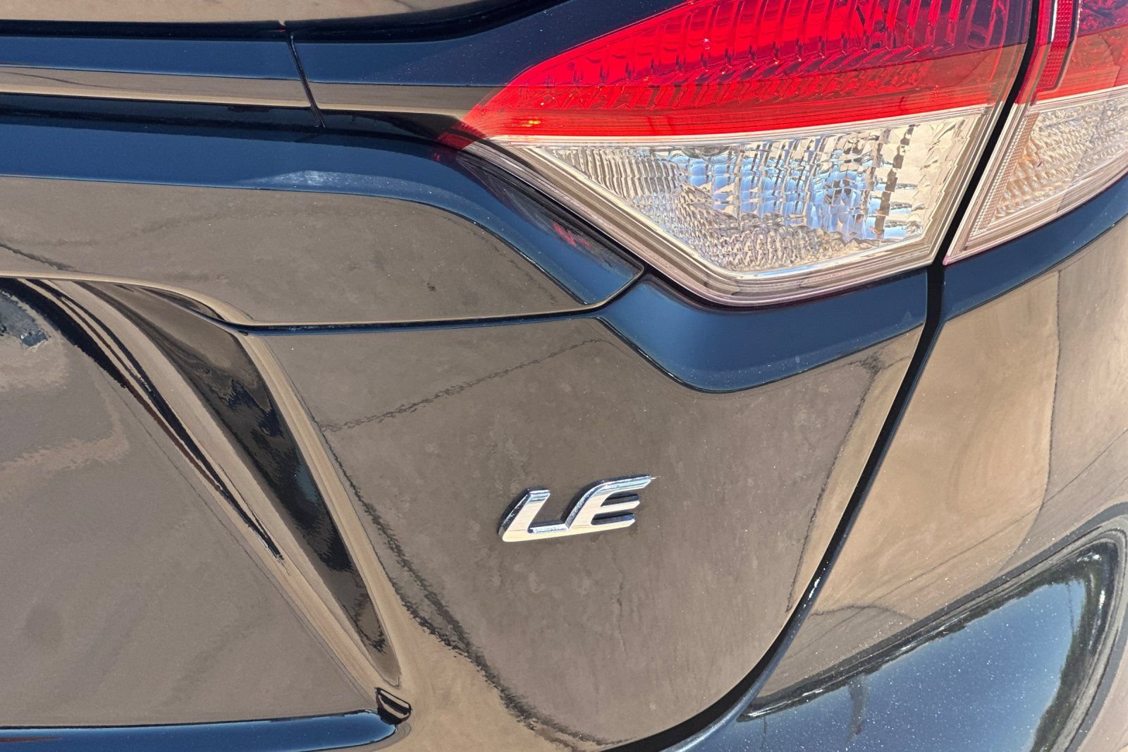 Certified 2024 Toyota Corolla LE FWD image 32