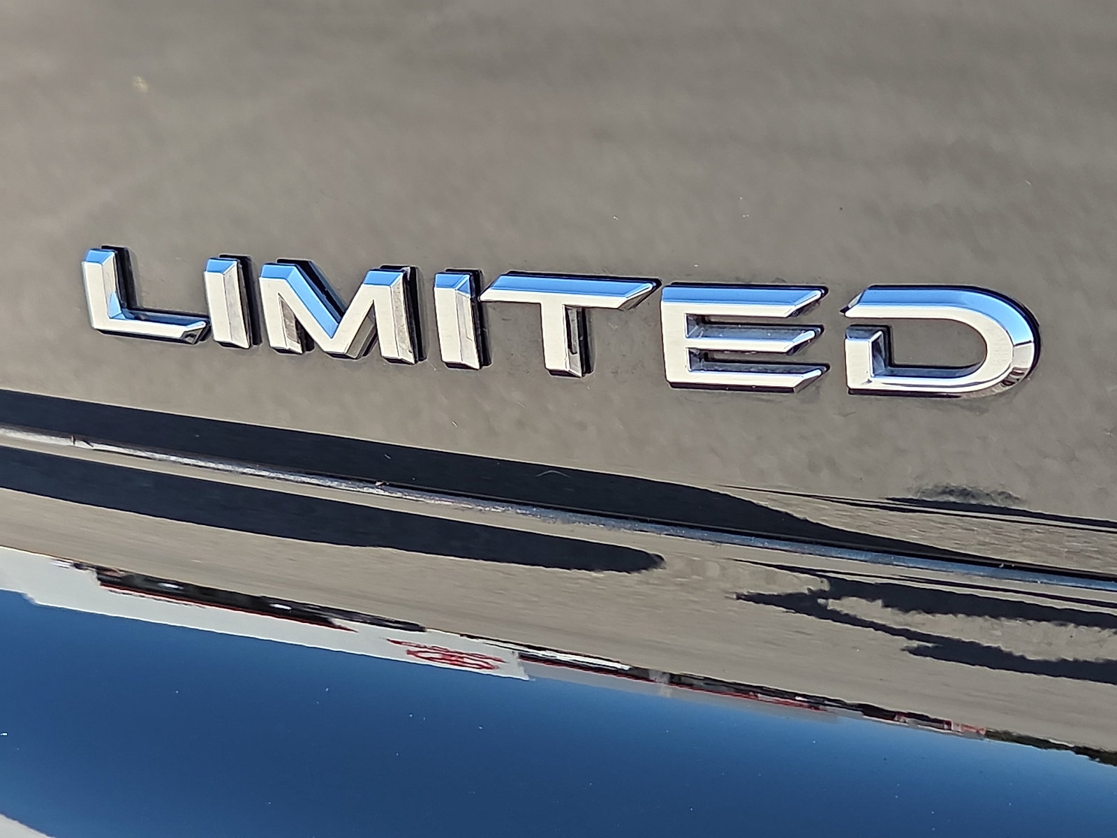 Used 2025 Toyota Crown Signia w/ Advanced Technology Package AWD/4WD image 8