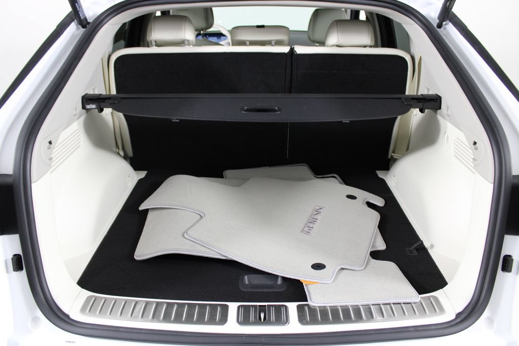 Used 2025 Genesis GV60 RWD image 15