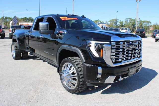 Used 2024 GMC Sierra 3500 Denali w/ Denali Reserve Package image 16