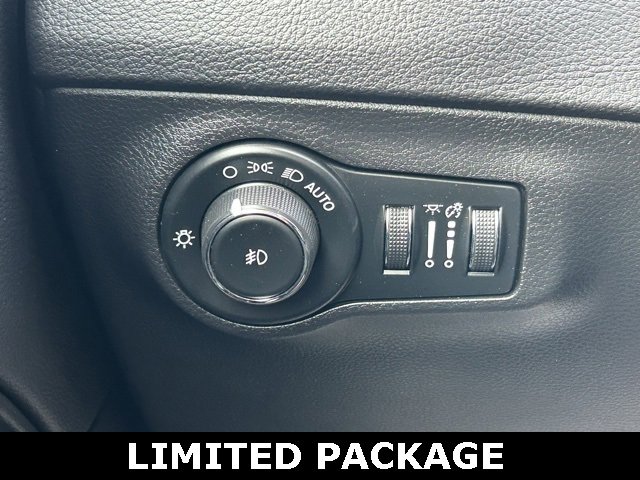 Used 2019 Jeep Compass Limited image 20