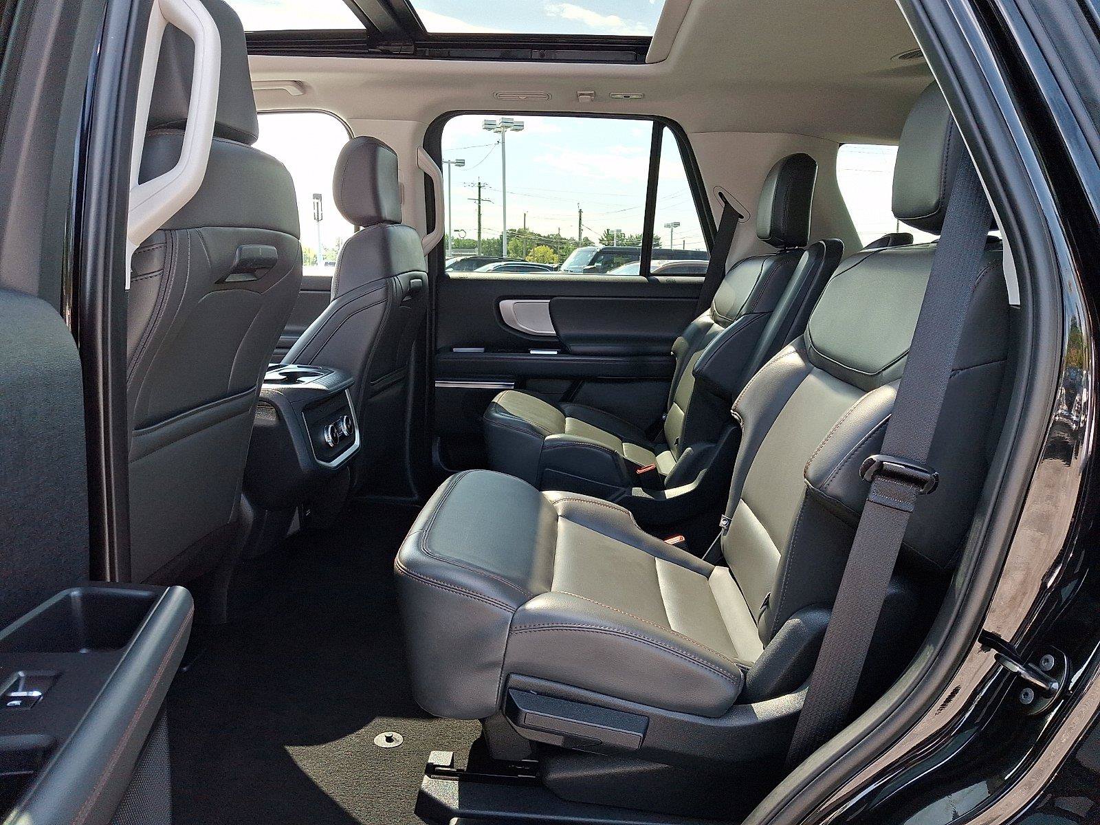 Certified 2025 Ford Expedition Active AWD/4WD image 11
