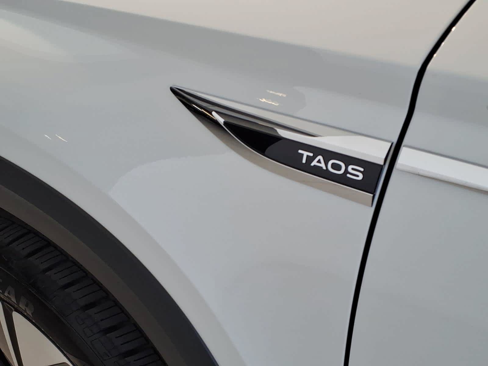 Used 2024 Volkswagen Taos SE AWD/4WD image 8