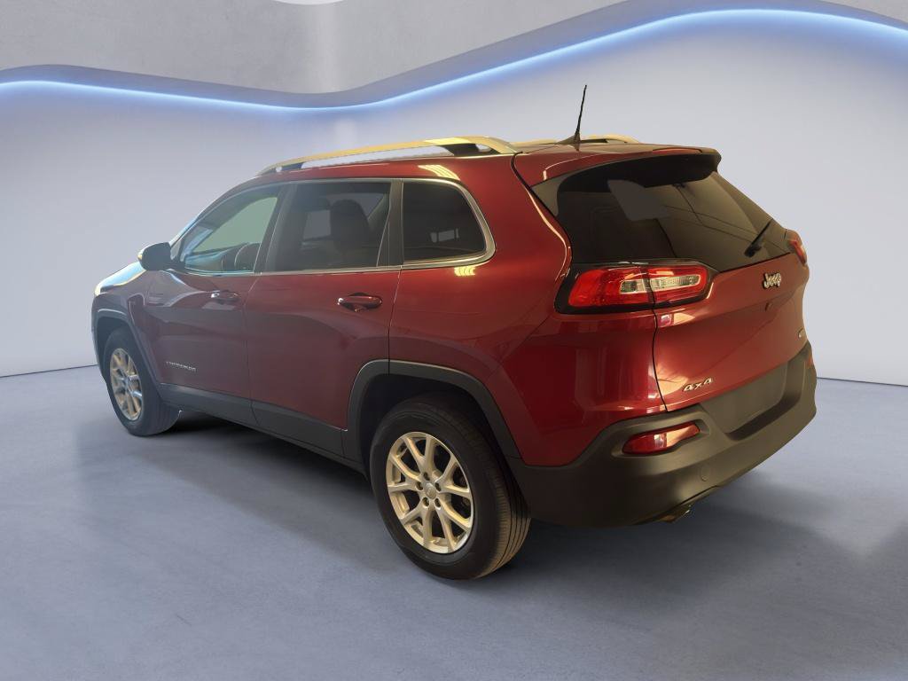 Used 2016 Jeep Cherokee Latitude w/ Cold Weather Group AWD/4WD image 5