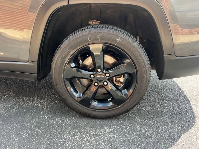 Used 2022 Jeep Grand Cherokee L Laredo image 33
