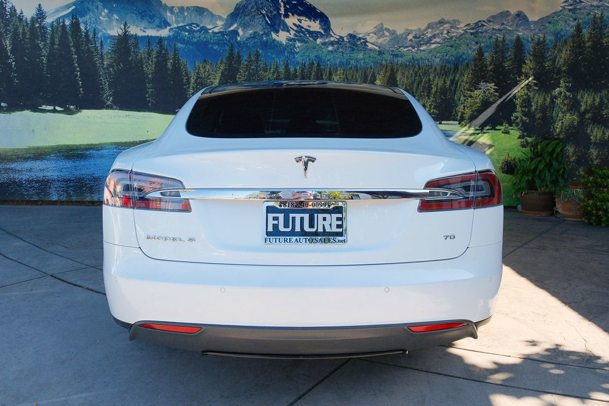 Used 2015 Tesla Model S 70 RWD image 5
