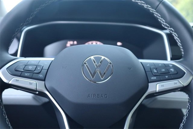 New 2025 Volkswagen Taos SE image 11