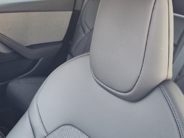 Used 2026 Tesla Model Y AWD image 19