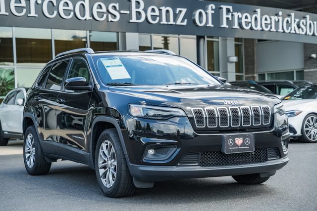 Used 2019 Jeep Cherokee Latitude Plus FWD image 1
