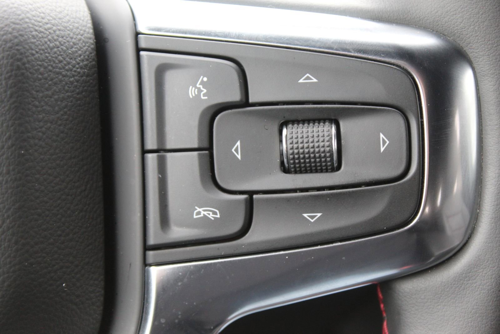 Used 2025 Chevrolet Blazer RS AWD/4WD image 27