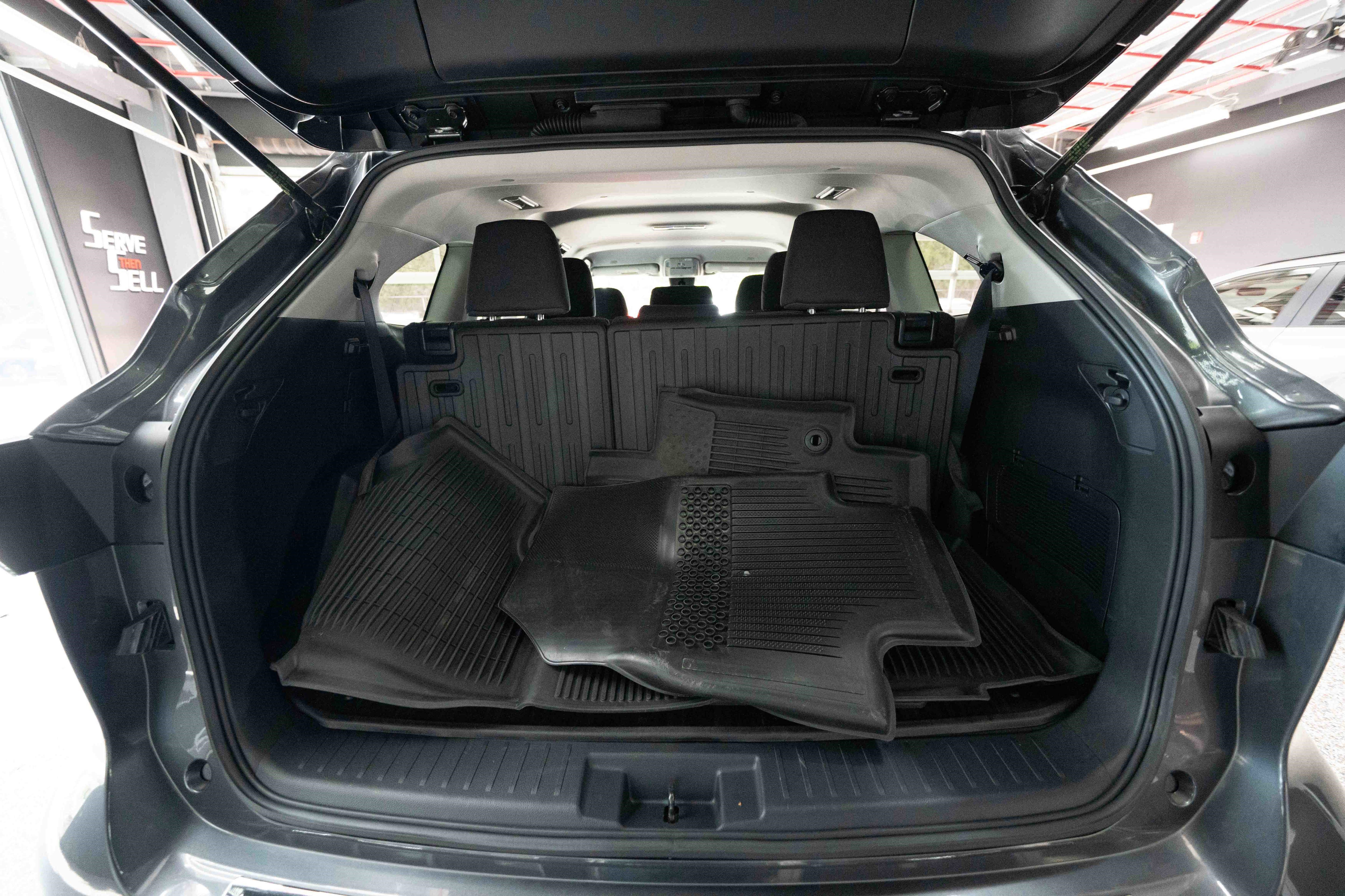 Used 2023 Toyota Highlander L image 28