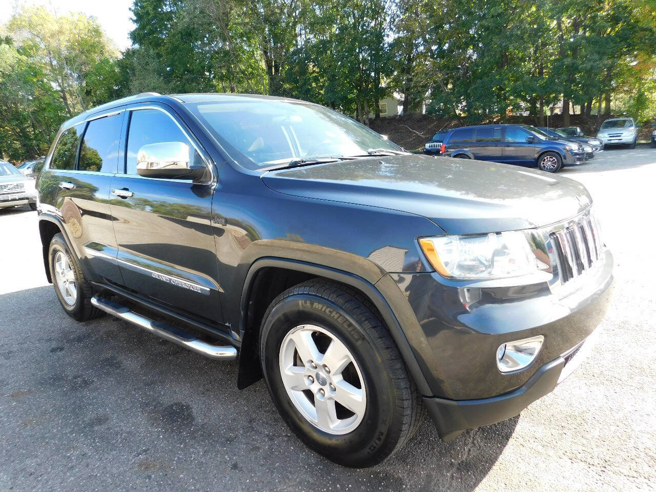 Used 2011 Jeep Grand Cherokee Laredo image 1