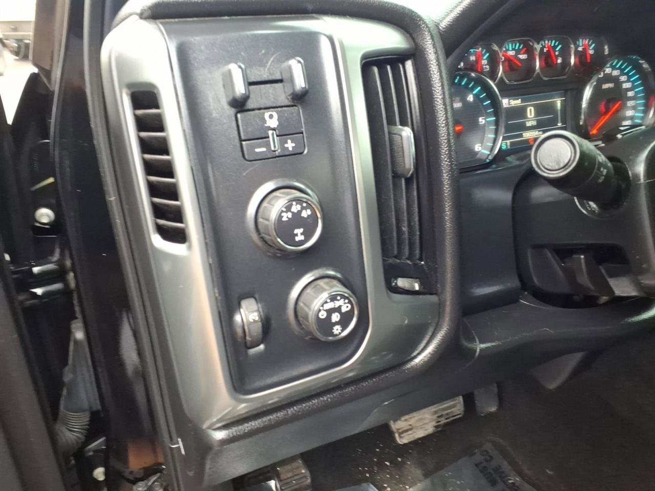 Used 2015 Chevrolet Silverado 2500 LT w/ Z71 Package, Off-Road image 9