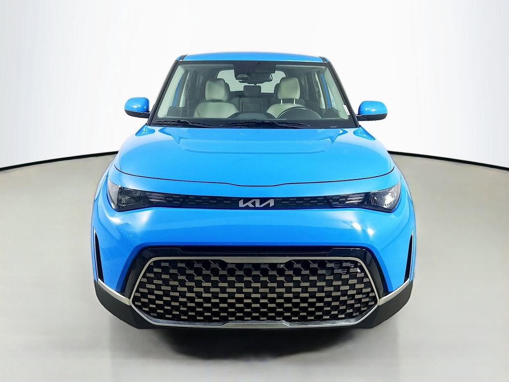 Used 2025 Kia Soul EX image 2