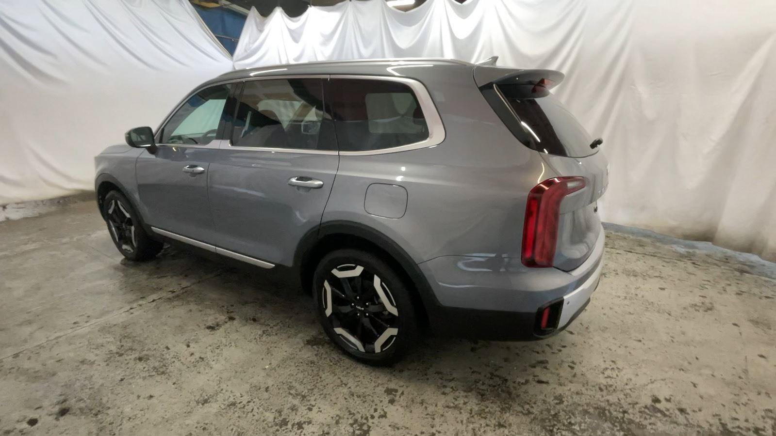 Used 2024 Kia Telluride S w/ S Sunroof Package AWD/4WD image 9