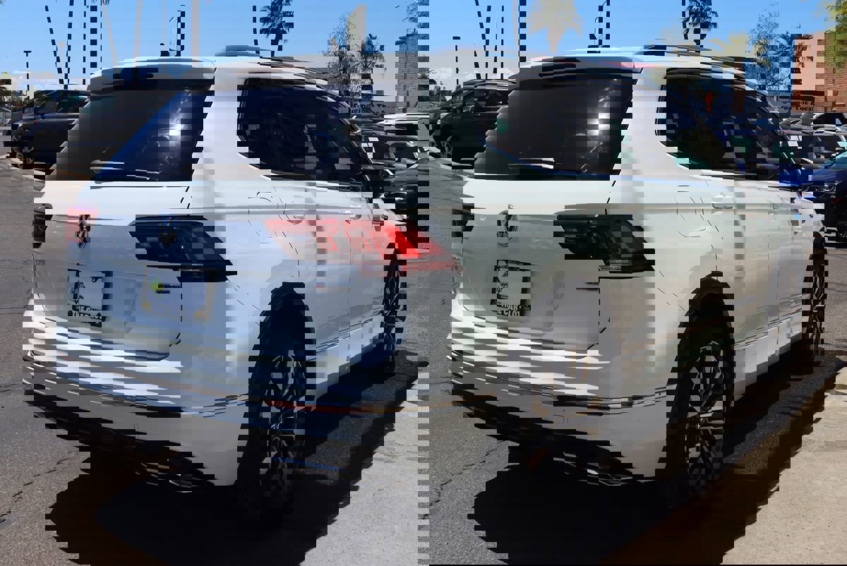 Used 2021 Volkswagen Tiguan SEL Premium R-Line image 14