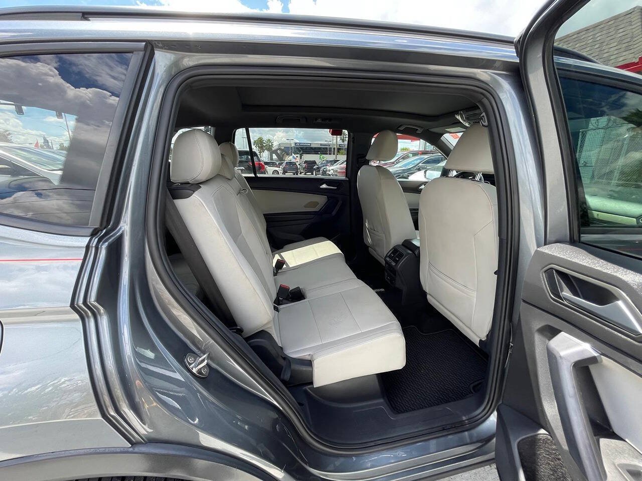 Used 2021 Volkswagen Tiguan SE R-Line FWD image 14