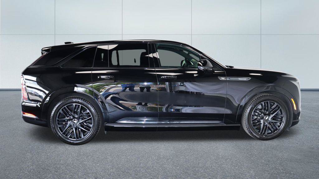 Certified 2025 Cadillac Escalade IQ Sport 2 w/ LPO, ONYX Package AWD/4WD image 8