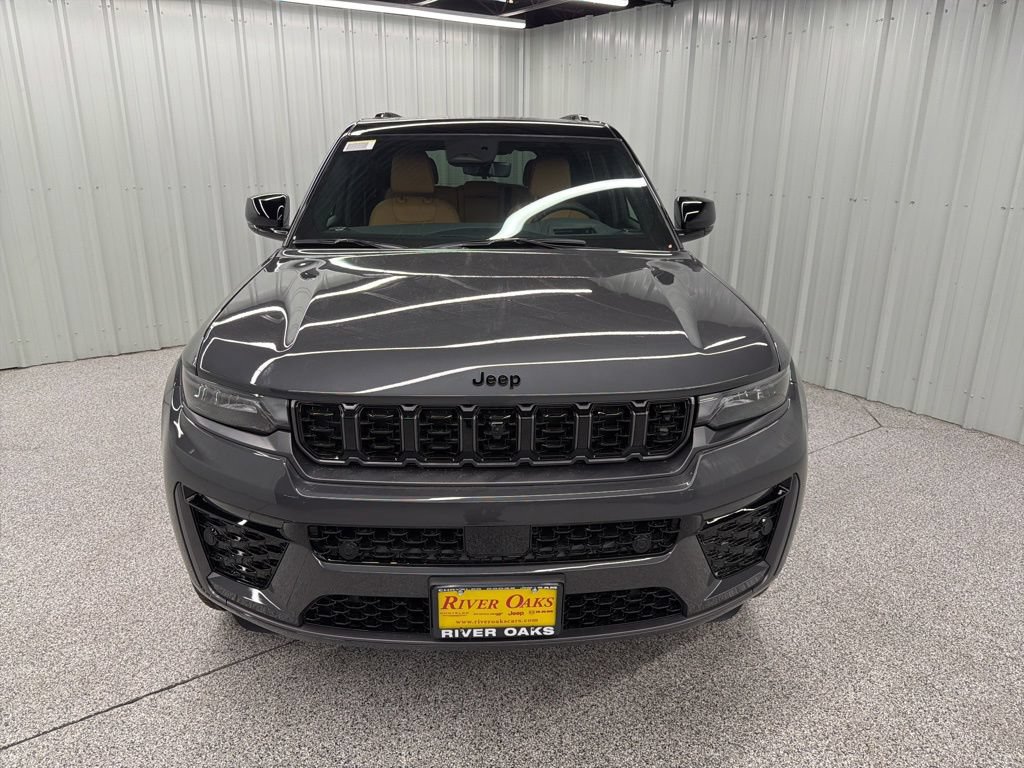 New 2026 Jeep Grand Cherokee Summit AWD/4WD image 2