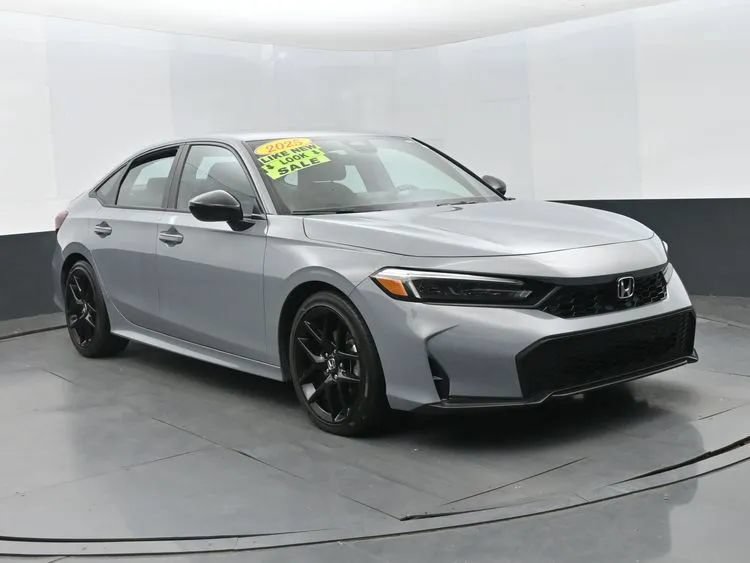 Used 2025 Honda Civic Sport image 2