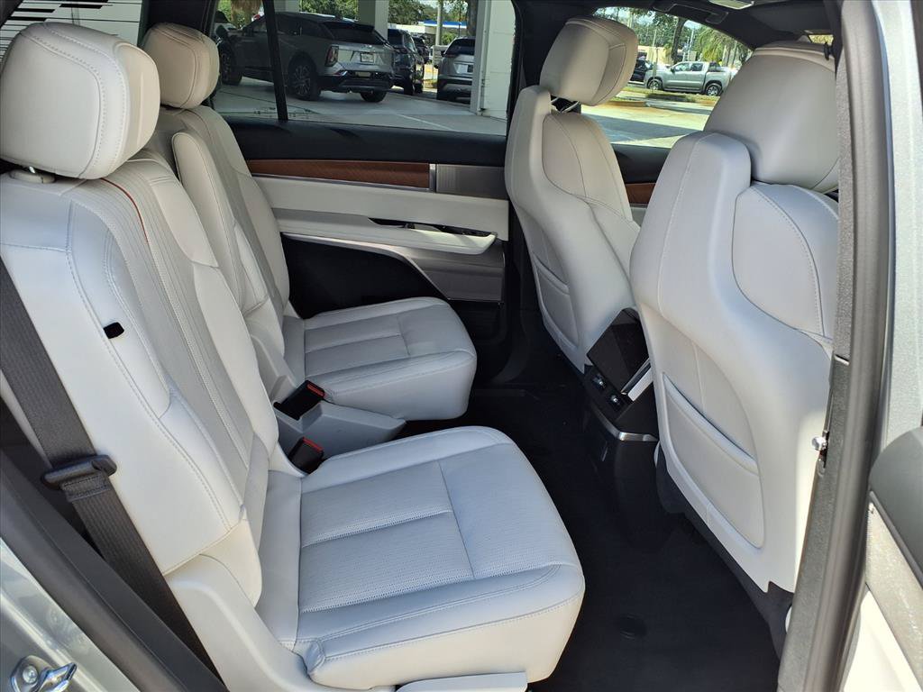 Certified 2026 Cadillac Vistiq Sport AWD/4WD image 13