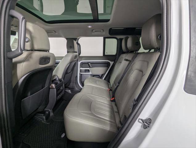 Used 2022 Land Rover Defender 110 S image 4