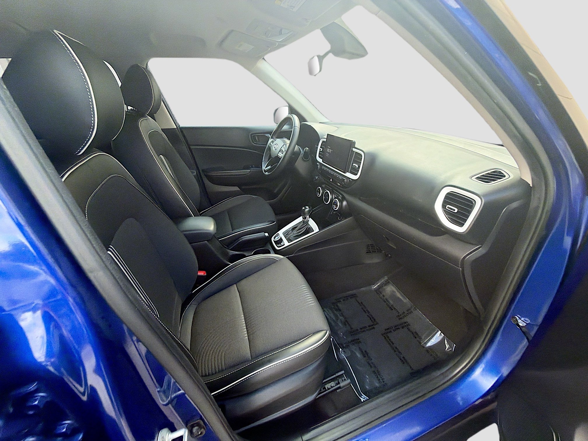 Used 2022 Hyundai Venue Limited FWD image 31