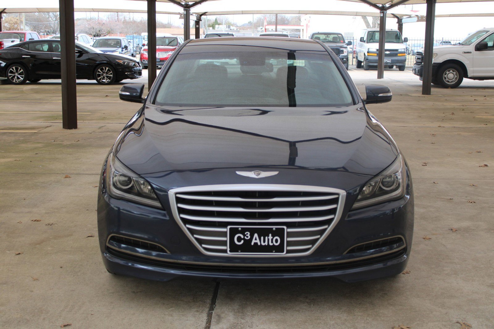 Used 2015 Hyundai Genesis 3.8 image 2