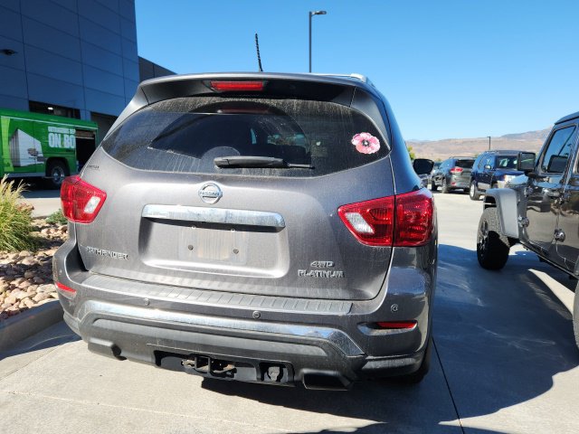 Used 2017 Nissan Pathfinder Platinum w/ Family Entertainment Package AWD/4WD image 3