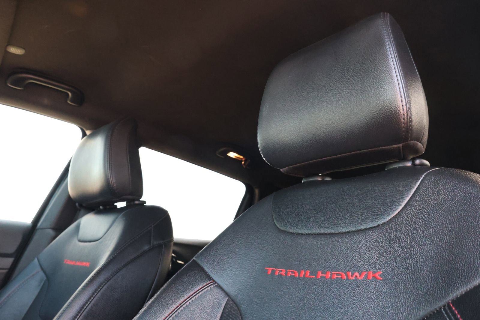 Used 2024 Jeep Compass Trailhawk image 15