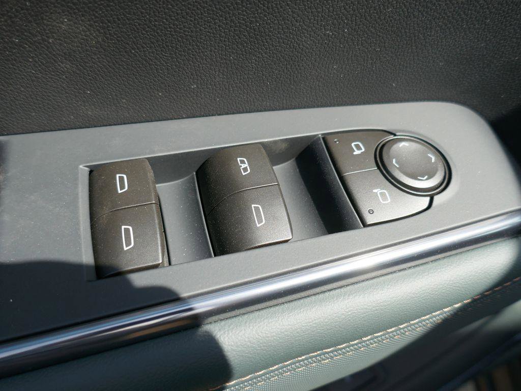 New 2026 GMC Acadia AT4 image 17