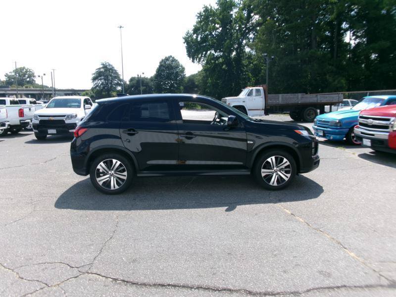 Used 2025 Mitsubishi Outlander Sport ES AWD/4WD image 5