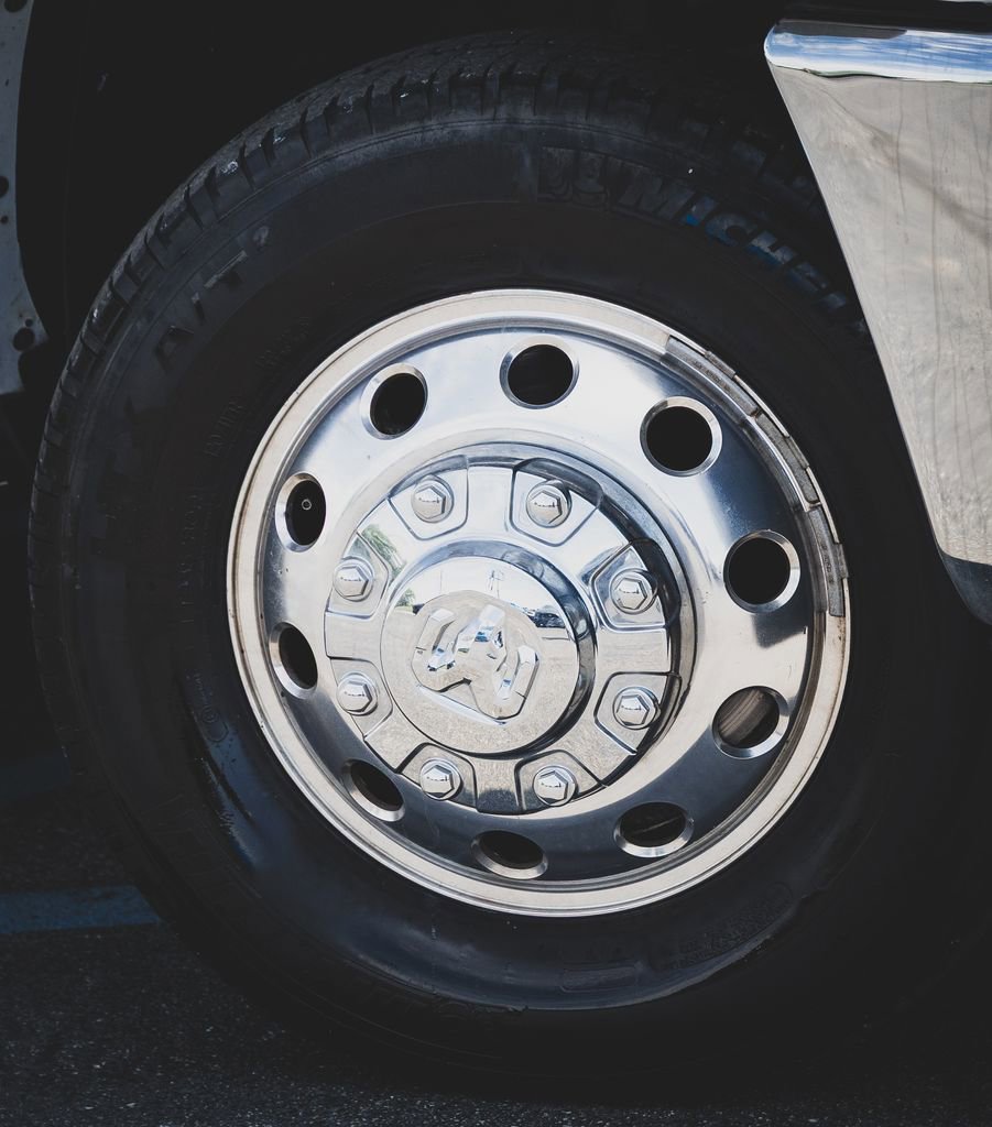 Used 2021 RAM 3500 Laramie w/ Max Tow Package AWD/4WD image 2