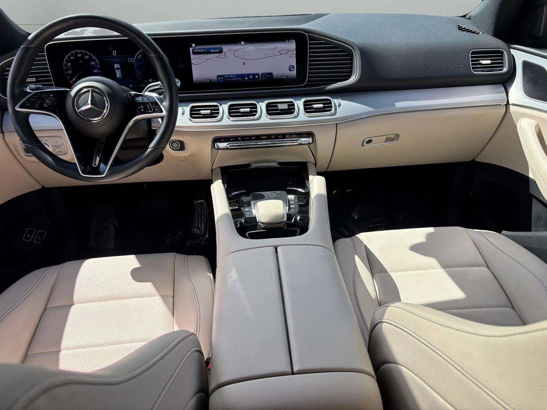 Used 2024 Mercedes-Benz GLE 450e 4MATIC image 4