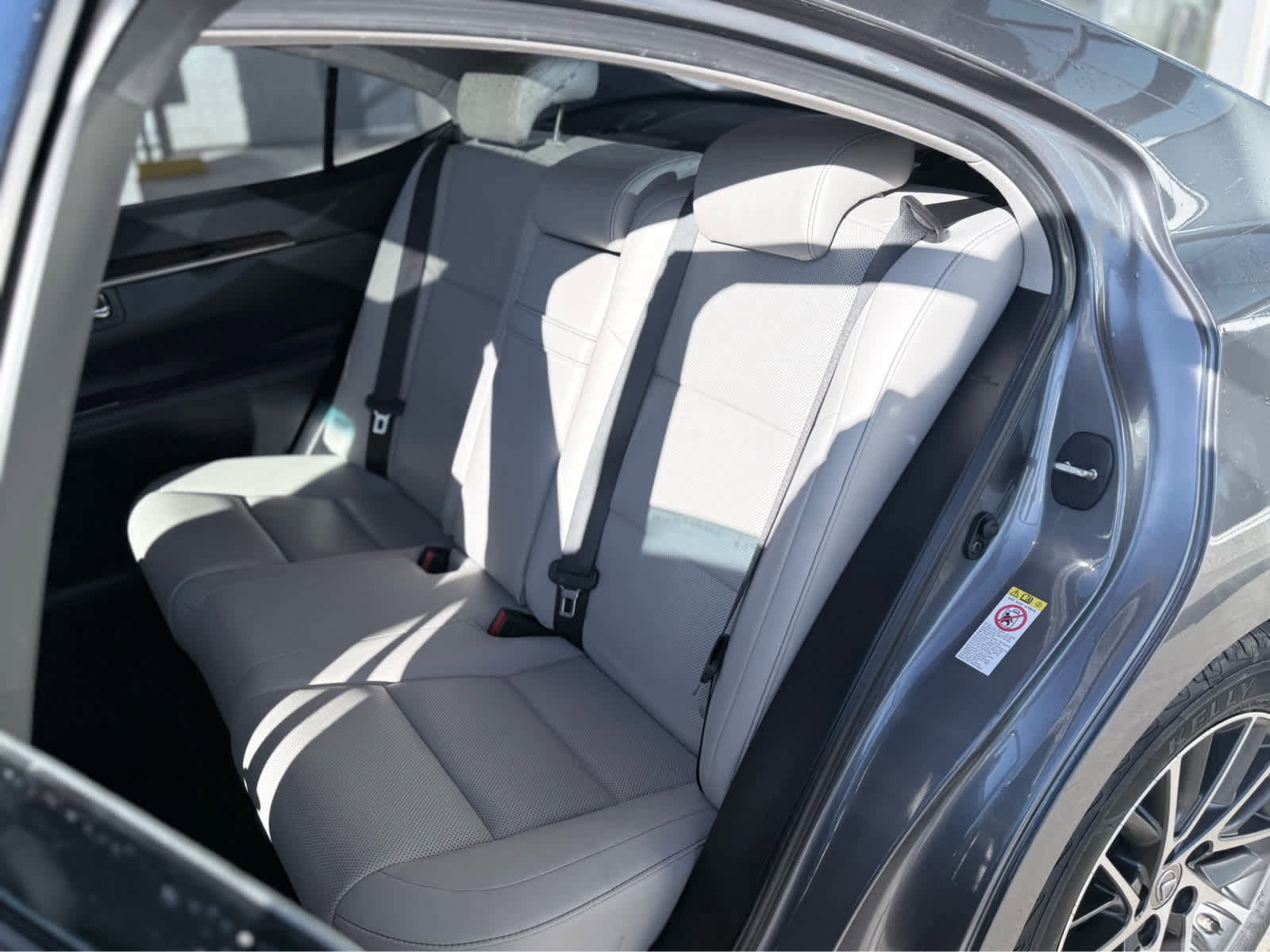 Used 2016 Lexus ES 350 w/ Navigation System Package image 30