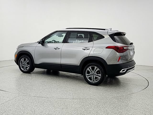 Used 2023 Kia Seltos S AWD/4WD image 7
