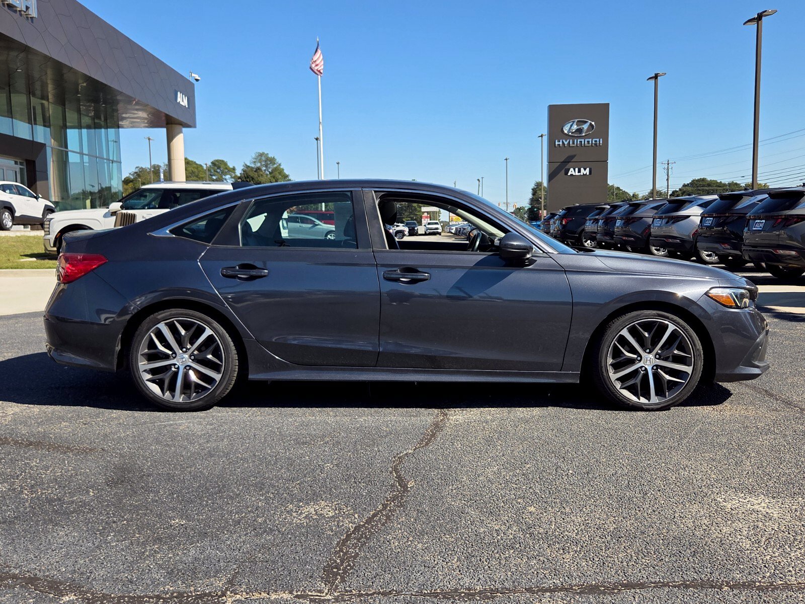 Used 2022 Honda Civic Touring image 13