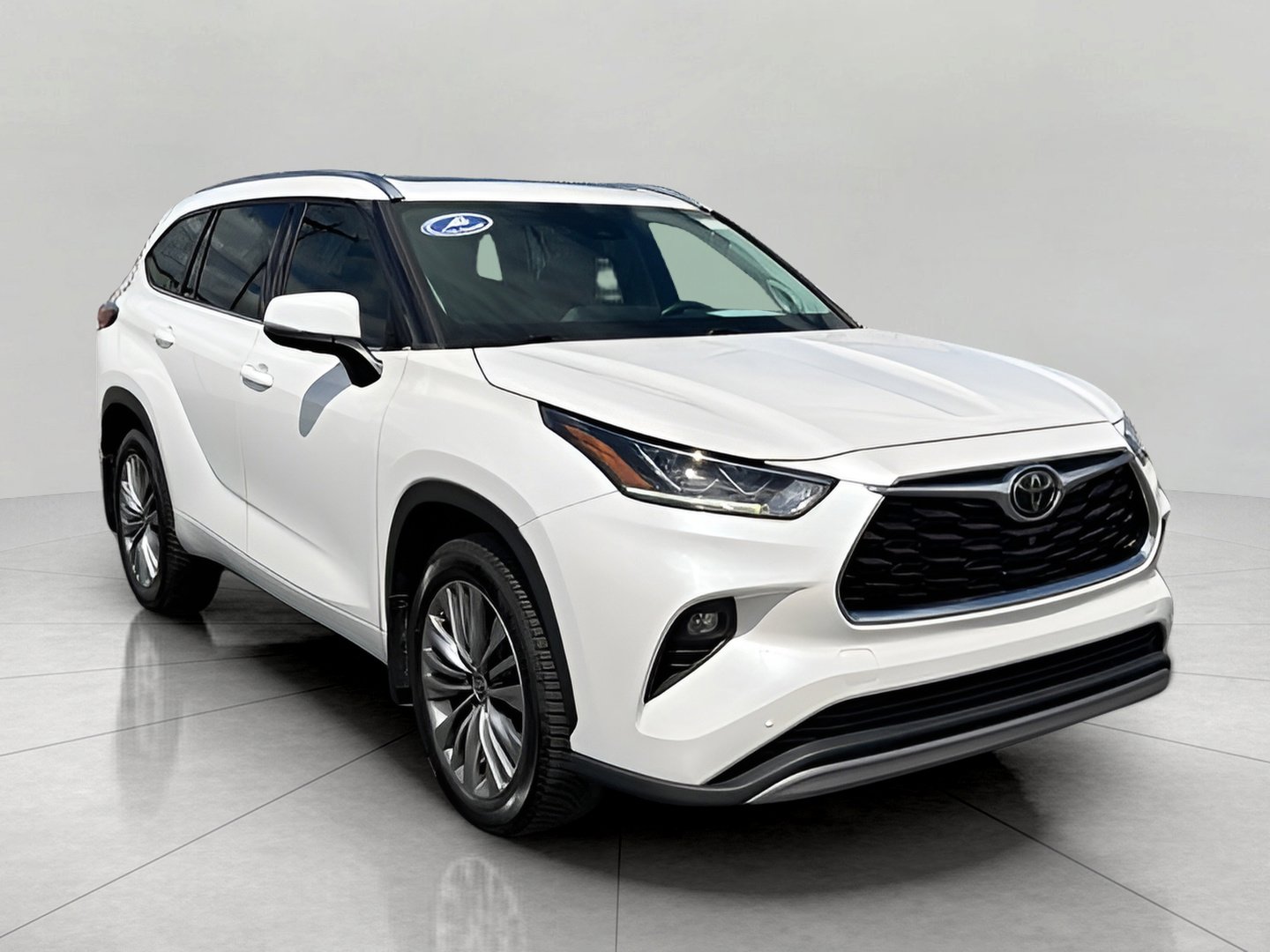 Used 2021 Toyota Highlander Platinum AWD/4WD image 1
