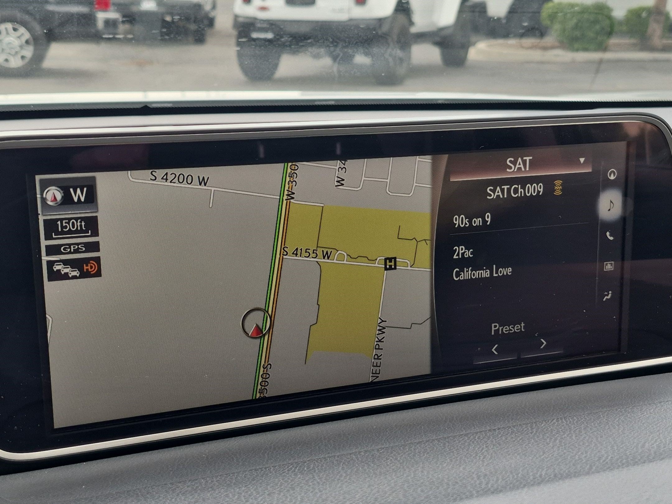 Used 2019 Lexus RX 450hL Premium w/ Premium Package AWD/4WD image 25